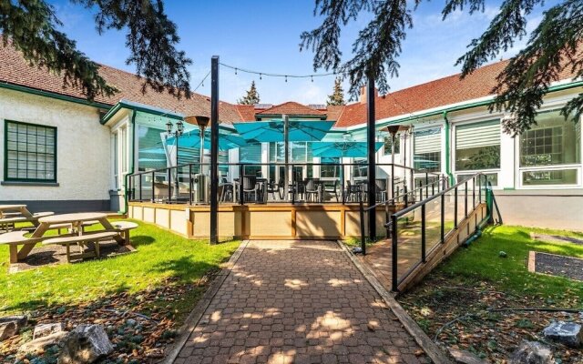 The Inn On Officers Garden