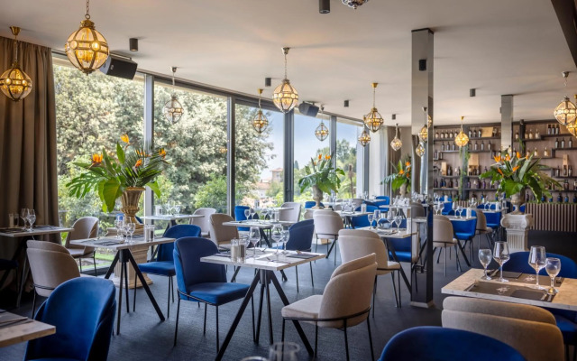 Grand Hotel Adriatic II