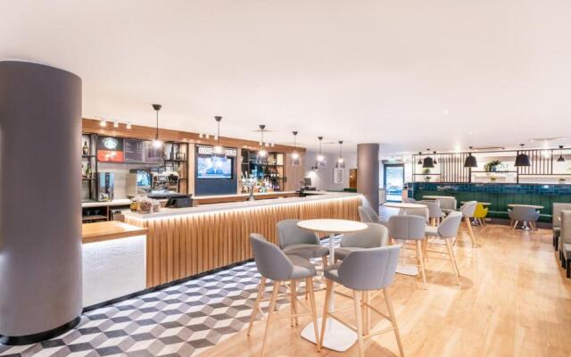 Holiday Inn London - Luton Airport by IHG