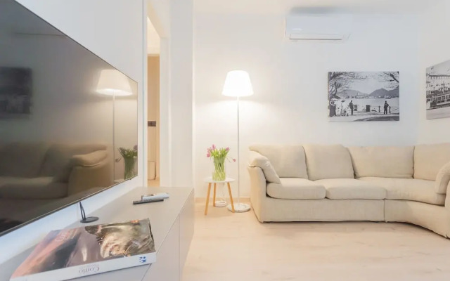 Via Crispi in Como With 1 Bedrooms and 1 Bathrooms