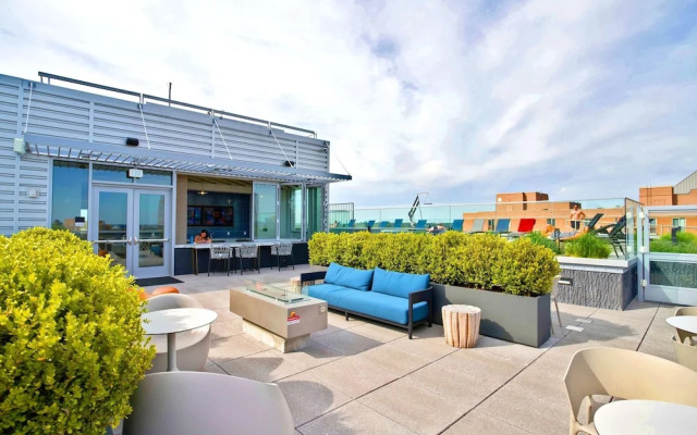 Prime Metro Proximity Condo at Clarendon