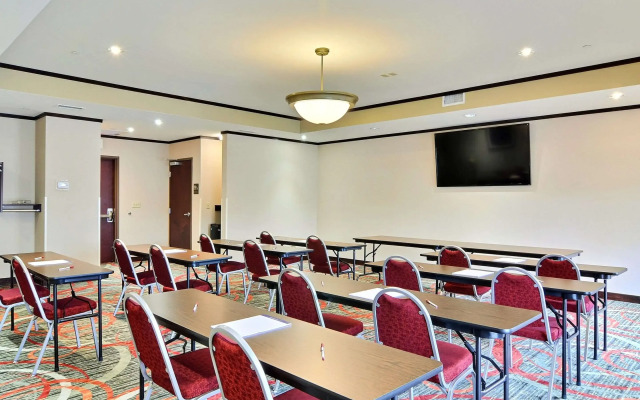 Comfort Suites Uniontown