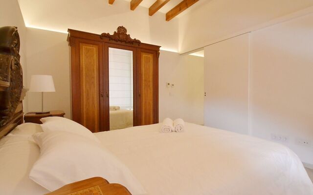 Top Quality Modern Town House in Petra With Private Pool