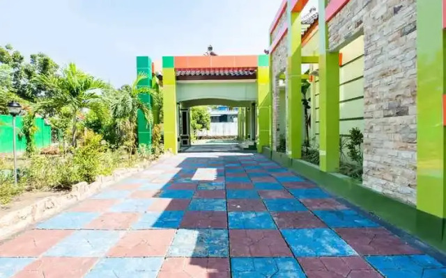 OYO 3452 Esemka Hotel Residences Syariah
