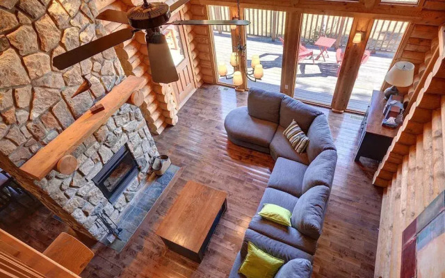 Chalet Nanook of the North