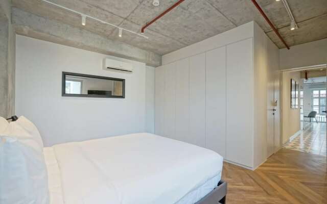w Lively 2BR in Plaza Herrera