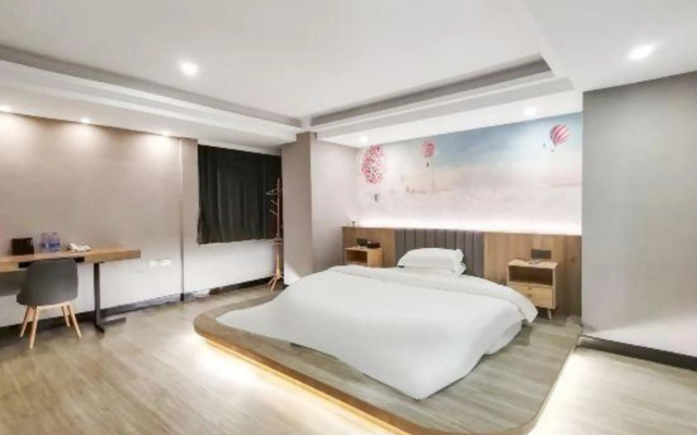 Junyi Hotel (Lufeng Bus Terminal)