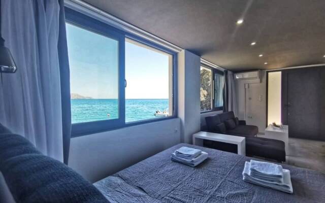 Sunrise Luxury Seaside Apartment