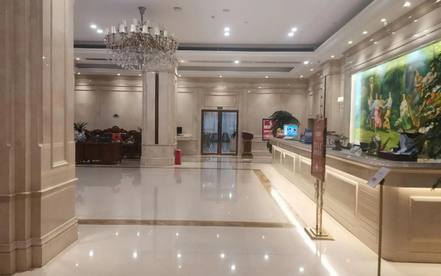 Vienna International Hotel (South Gate of Shenzhen International Convention and Exhibition Center) – Lobby – Shenzhen