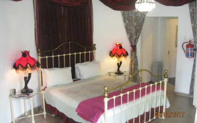 TreeTops & Treats Guest House