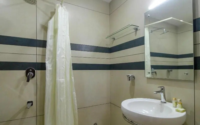 Le Moshe Inn by OYO Rooms
