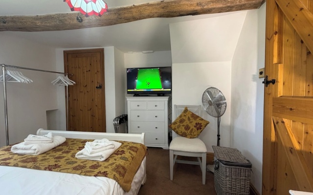 Farmhouse-sleeps 5-near Alton Towers/peak Dist