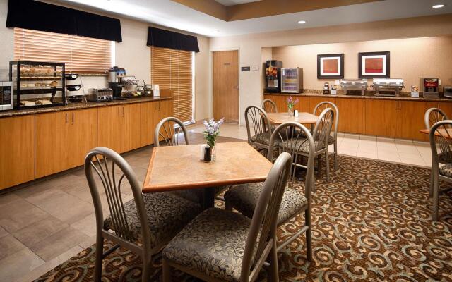 Best Western Plus Gateway Inn & Suites