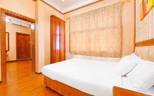 Capital O 125 Moon Plaza Hotel