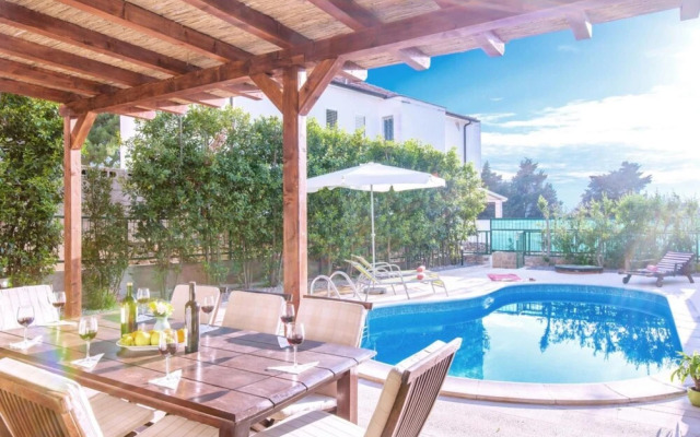 Villa Mare in Hvar With 4 Bedrooms and 3 Bathrooms