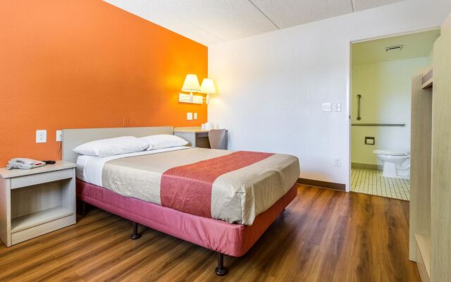 Motel 6 Tempe, AZ – Phoenix Airport – Priest Dr