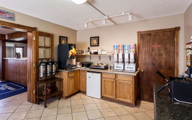 Dragonfly Inn and Suites