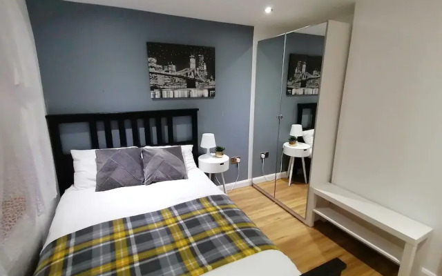Lovely 2-bed Apartment in Coventry