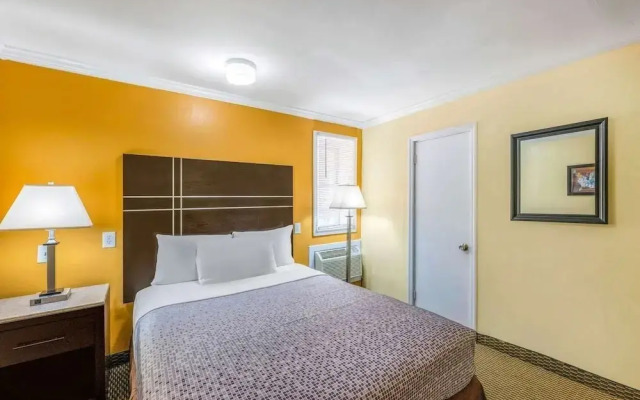 Econo Lodge Boardwalk