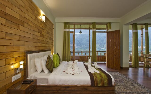 Snow Flakes Resort And Spa Centrally Heated Luxury Resort