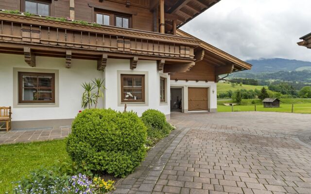 Alluring Holiday Home in Hollersbach im Pinzgau near Skiing