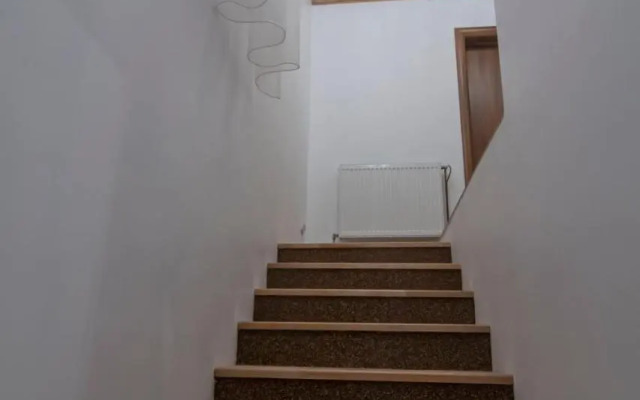 Seven House