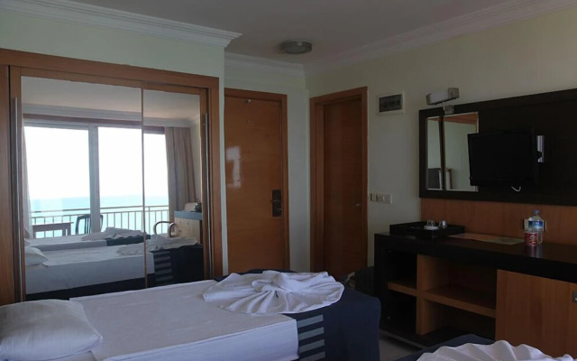 Yali Hotel