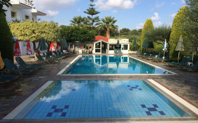 Nikolas Villas Apartments