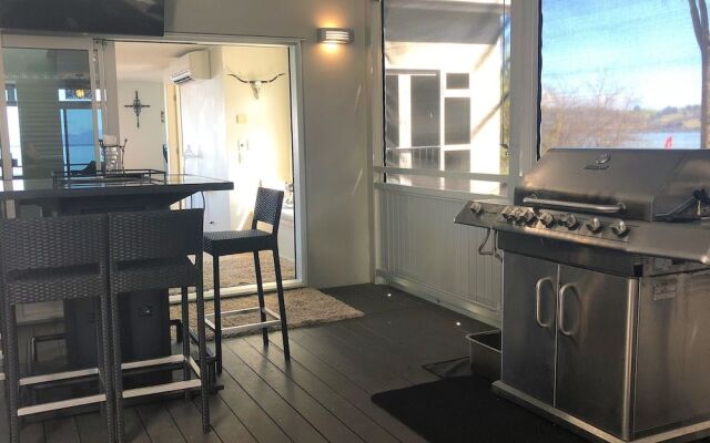 Ultimate Luxury on Lake Terrace