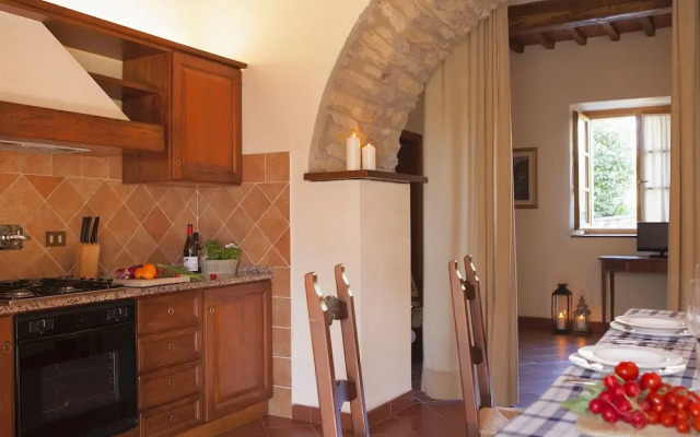 Cozy Farmhouse With Campriano With Swimming Pool