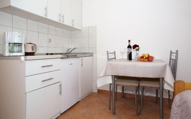 Queen beach Nin apartments Venera - AE1444