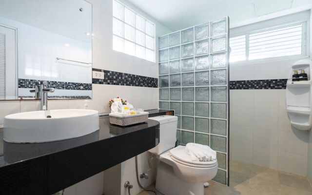 Kamala Beach Front Villas