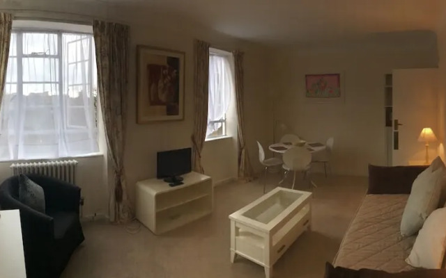 Elegant & Bright English Style 1 Bed Hyde Park