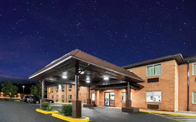 Super 8 Motel - Fairmont