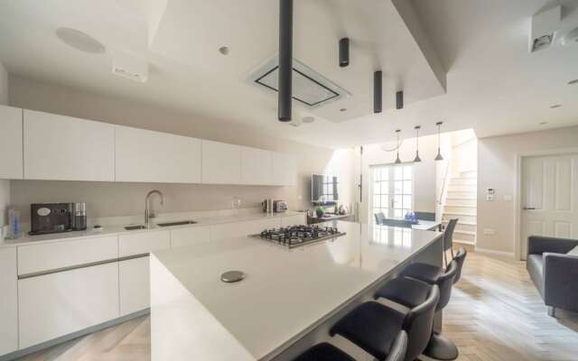 Stunning Deluxe 3 Bedroom House in Fitzrovia