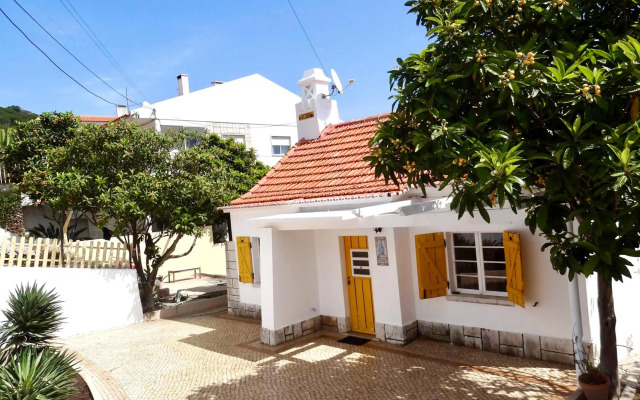 Bela Sesimbra beach house