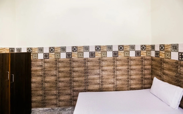 SPOT ON 29521 Arora Guest House