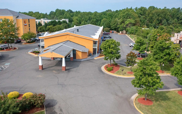 Quality Inn Fredericksburg near Historic Downtown