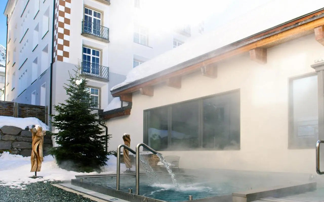 Schweizerhof Ferienwohnungen Lenzerheide 1
