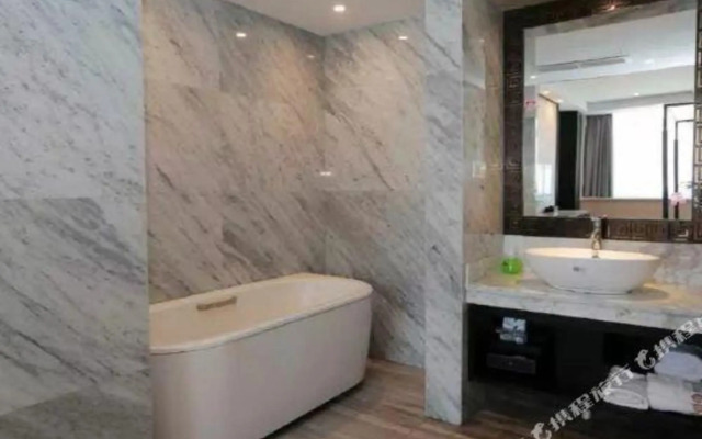 龙泉维也纳主题酒店