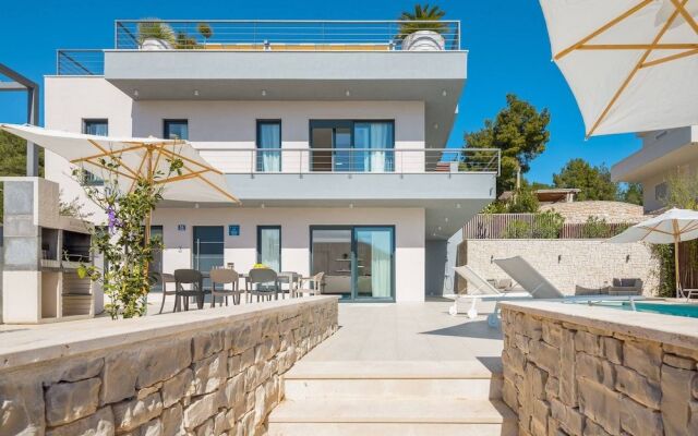 Luxury Villa Romeo with Heated Pool