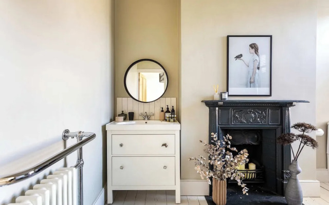 Tooting's Charming Victorian Garden Hideaway