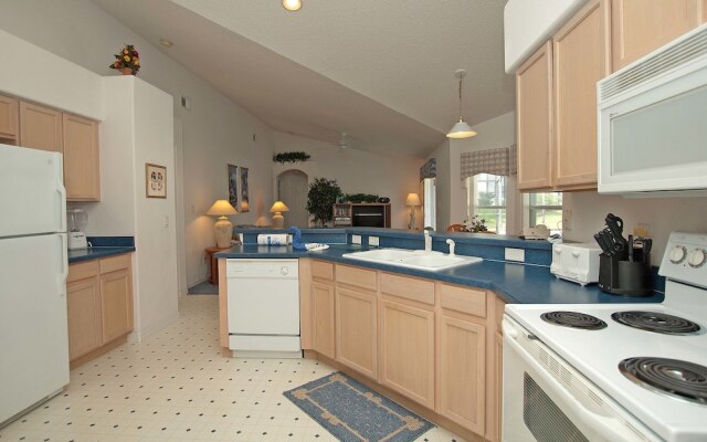 Greater Groves-4 Bedrooms home w/pool-5204GG
