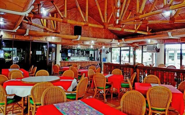 Family Country Hotel & Convention Center