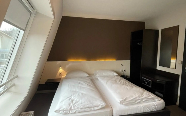 The Guesthouse by the Hey Hotel