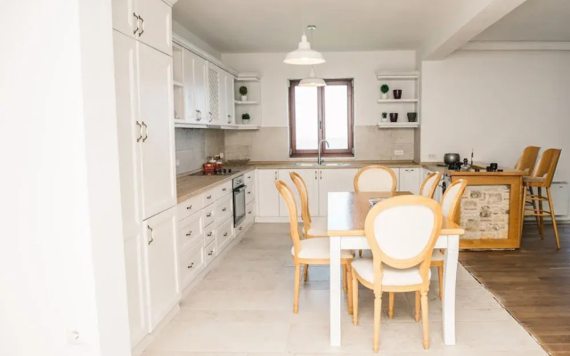 Hotel Pirate