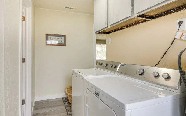 Tropic Getaway Near Bryce Canyon National Park!