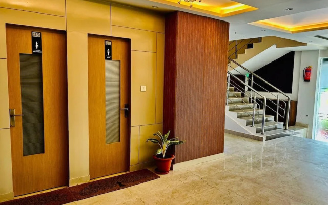 Grand Pinnacle Lucknow