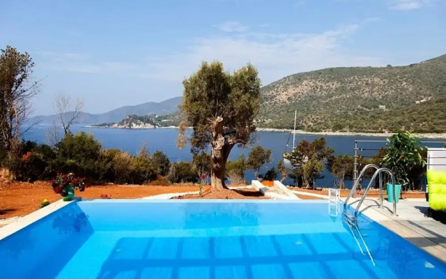 Zidanos Luxurious Villa