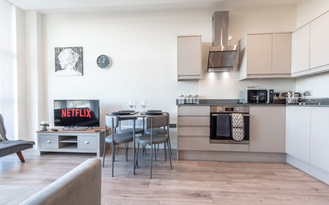 OnPoint -SUPER 1 Bedroom Apt Slough